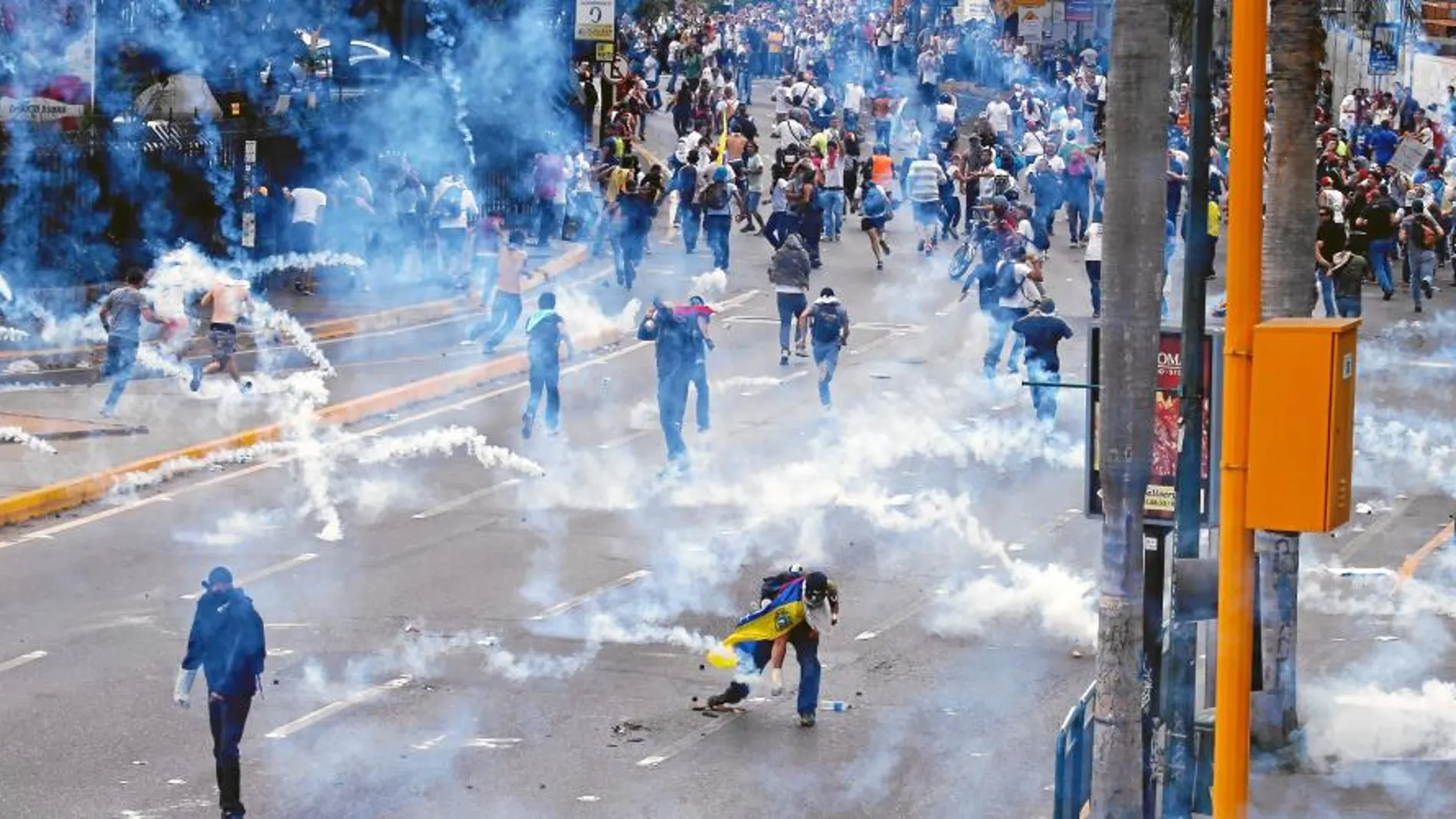 Ayer se registraron incidentes en una autovía de Caracas