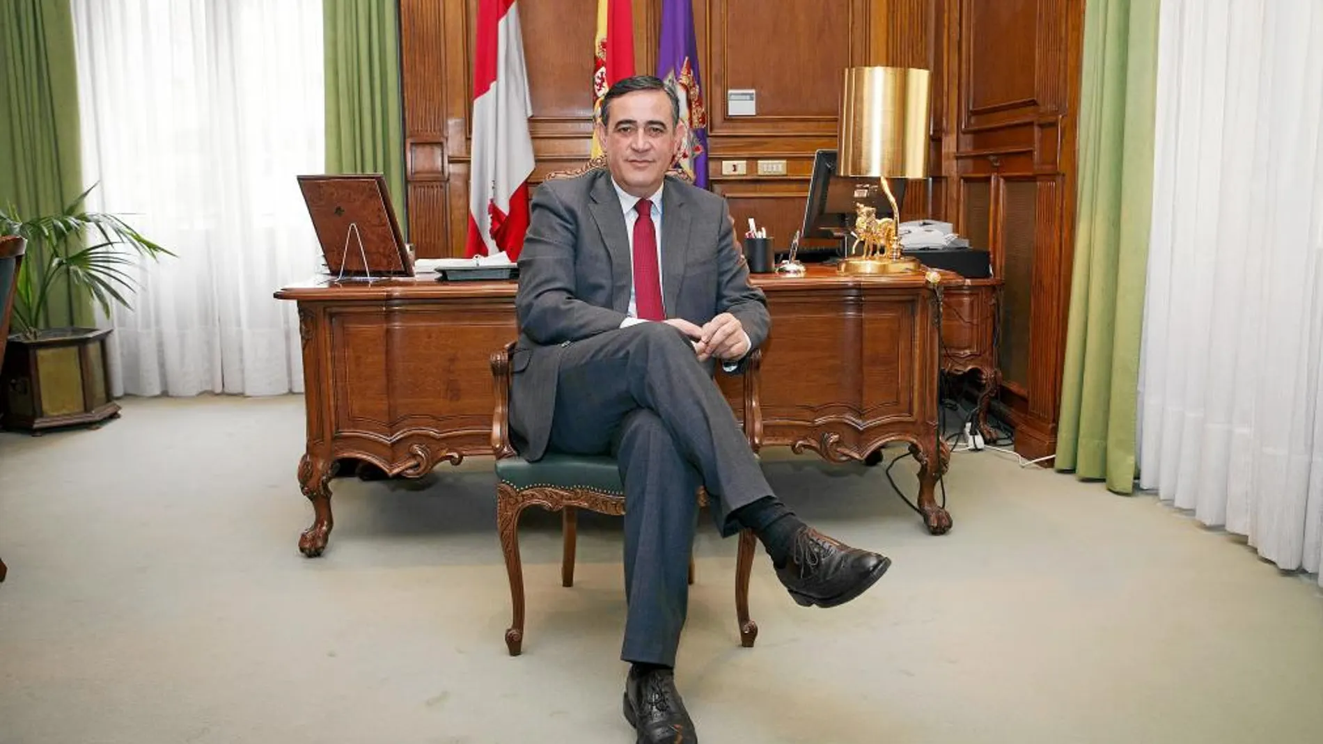 El presidente de la Diputación de Soria, Antonio Pardo, en su despacho en la institución