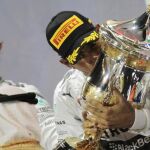 Los pilotos de Mercedes, Rosberg y Hamilton, han ganado todas las carreras en lo que va de temporada