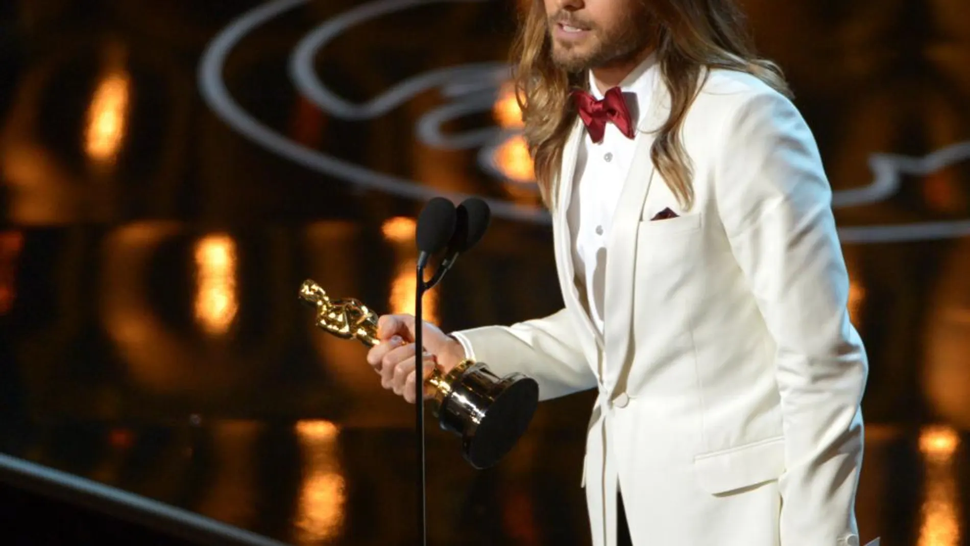 Jared Leto recibe el Oscar a mejor actor secundario