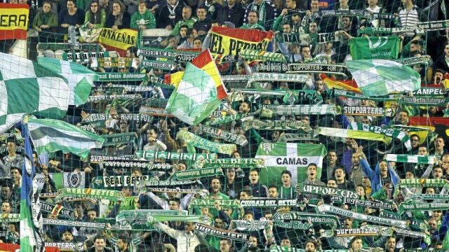 Los cánticos partieron de una zona de la grada conocida como «Supporters Gol Sur»