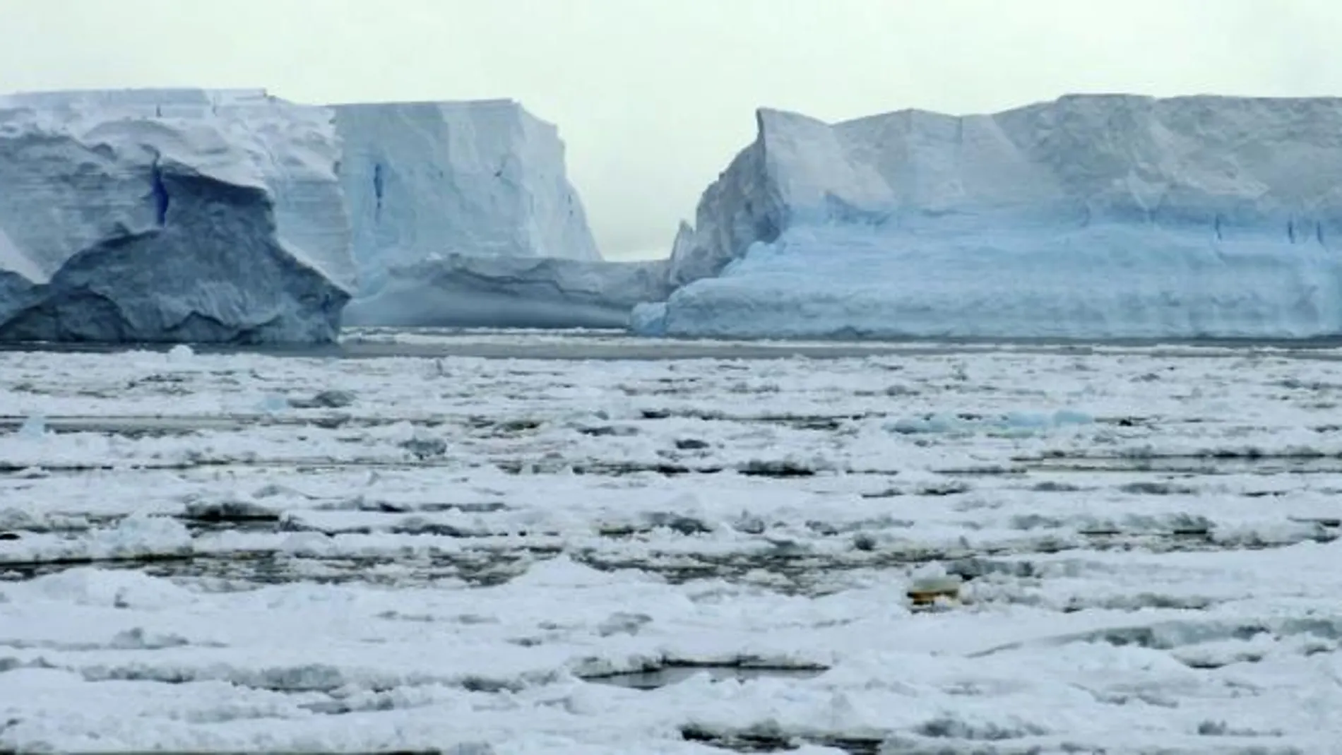 Imagen de archivo de un sector de la Antartida que se desprendio como consecuencia del calentamiento global