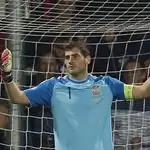 Iker Casillas, durante un partido con la Selección.