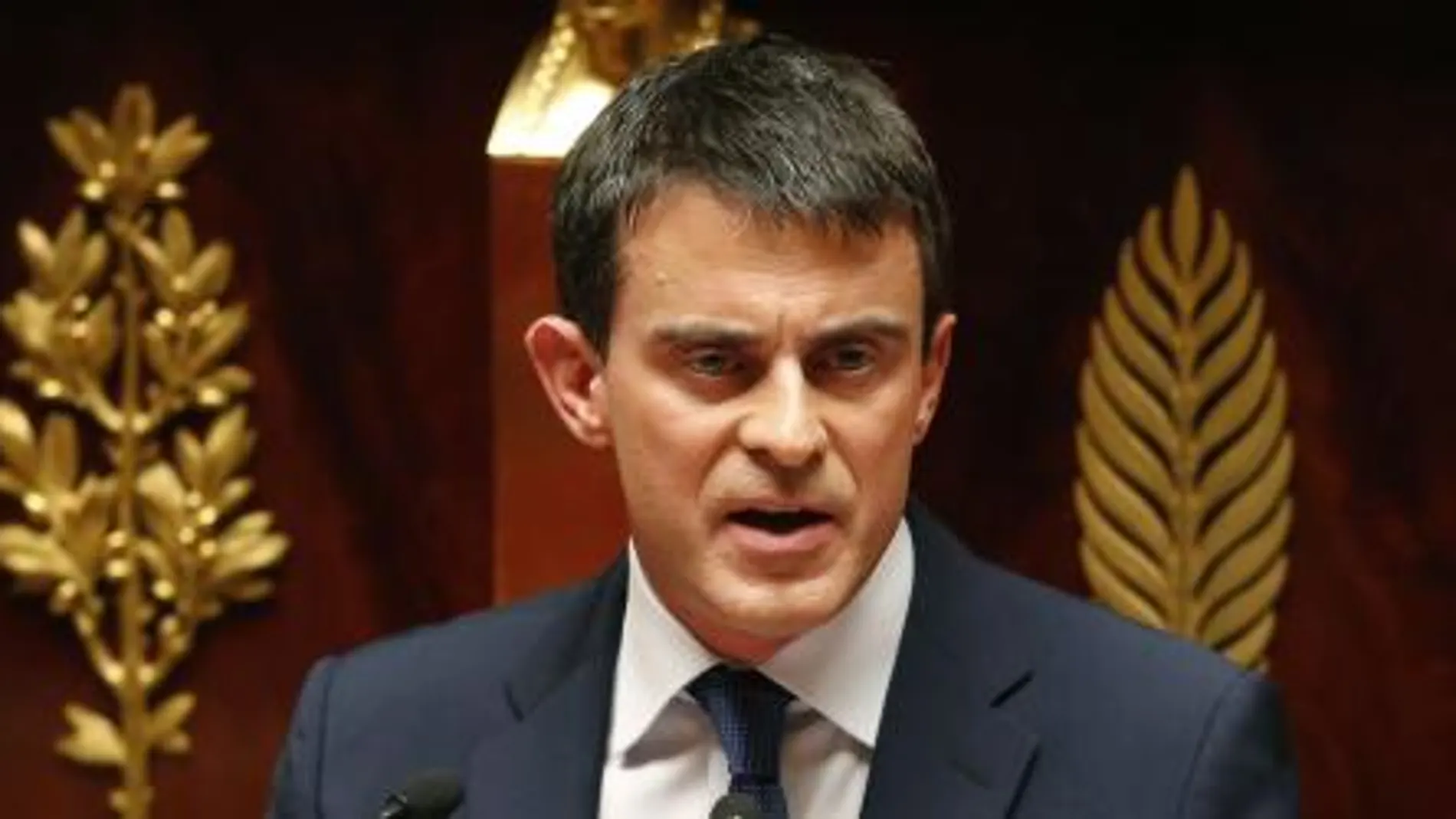 Manuel Valls explicando ante la Asamblea Nacional su plan de ahorro.