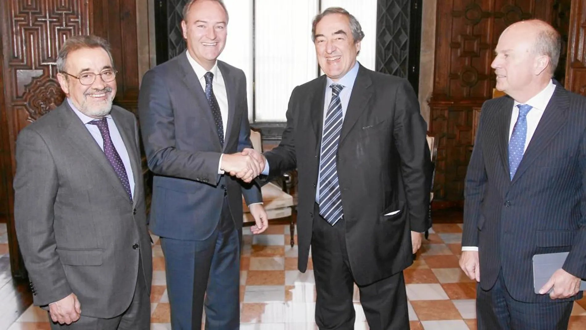 El presidente Fabra recibió en el Palau de la Generalitat a Rosell y a González