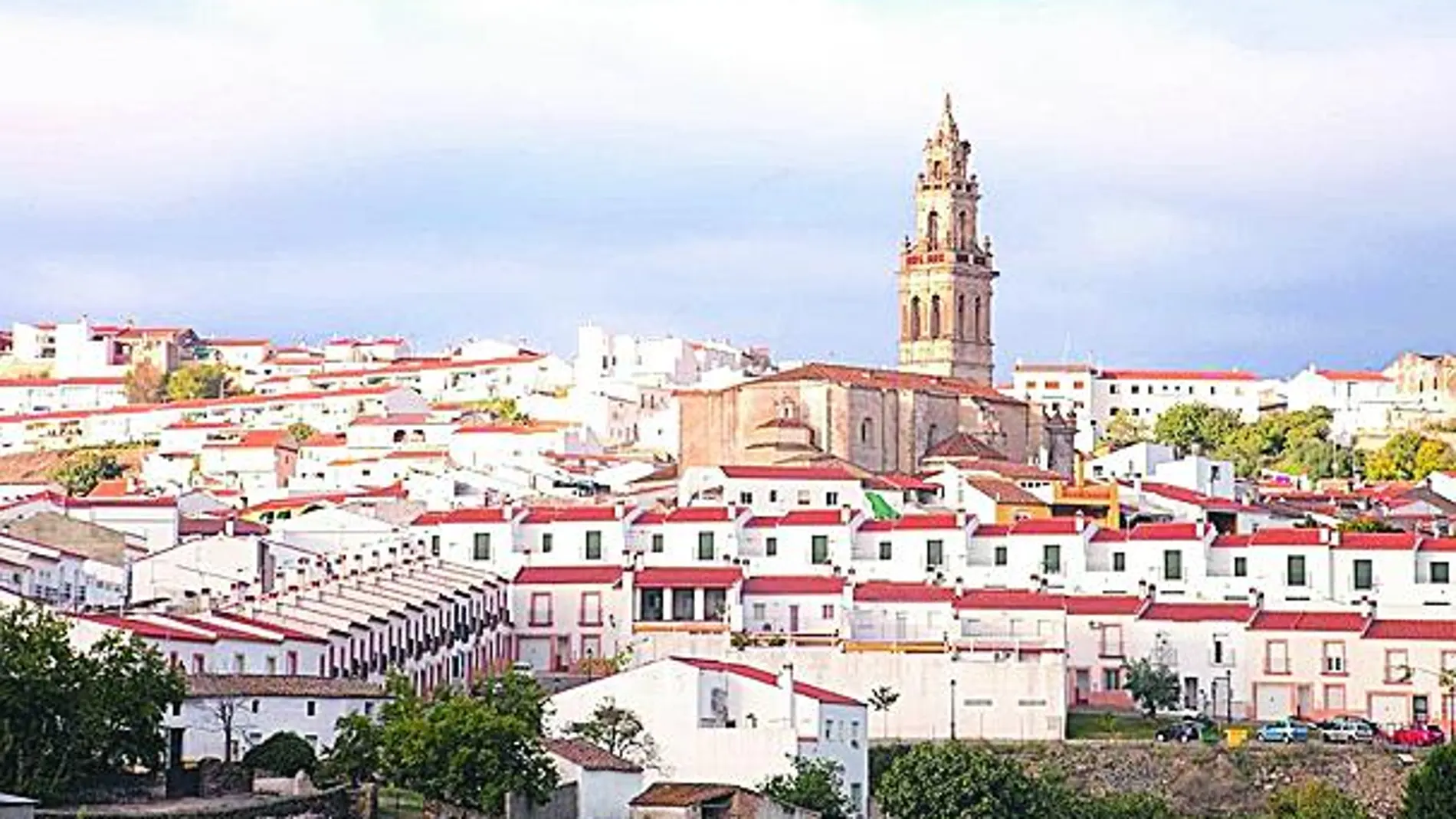 Situada entre encinares y ríos, en Jerez de los Caballeros los bellos palacios e iglesias se mezclan con el legado de los templarios y la Orden de Santiago.