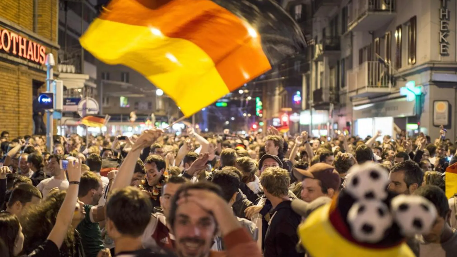 Los aficionados alemanes celebran la consecución del Mundial