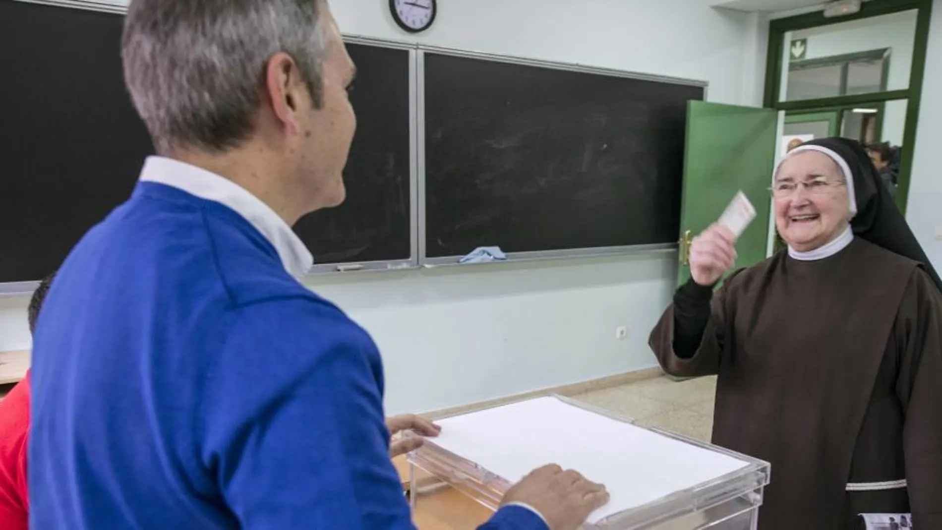 El 100% de las mesas electorales de España, constituidas a las 10.40 horas