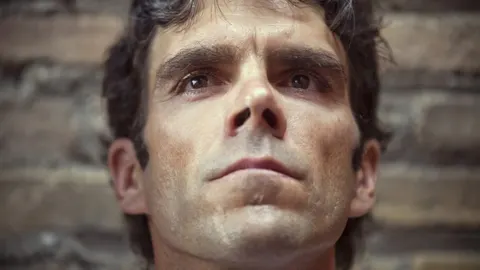 José Tomás, ayer, en el patio de cuadrillas del coso granadino