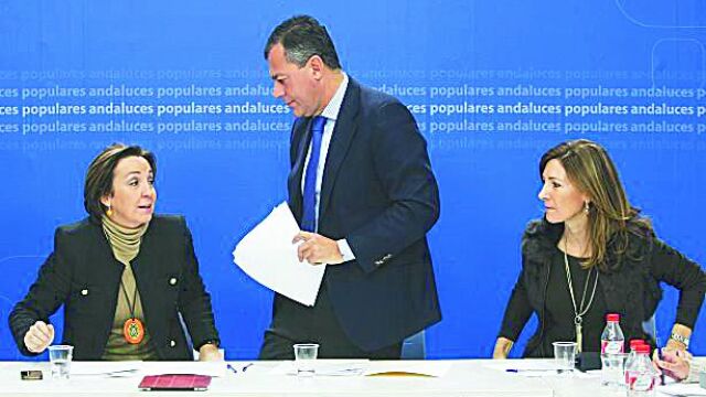 Sanz se reune con el Comite de Campaña del PP-A