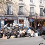 La basura en La Gavidia supone un grave perjuicio para los bares