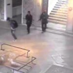 Los tres terroristas en el Museo del Bardo, en imágenes recogidas por las cámaras de seguridad