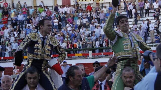 Ferrera y Perera, a hombros en Cáceres