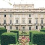 La residencia madrileña de la familia Alba, el Palacio de Liria, es uno de los más emblemáticos, pero también de los más costosos, entre otros motivos, por la reconstrucción que tuvo que hacerse tras incendiarse en 1936