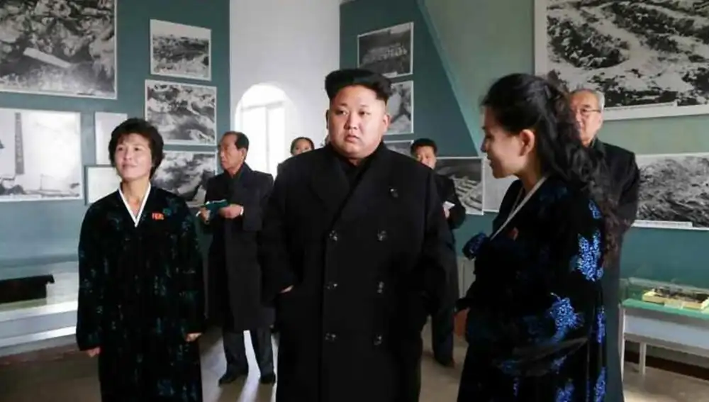 El líder norcoreano Kim Jong-un visitando el museo de la masacre en Sinchon