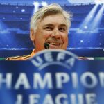 Carlo Ancelotti sonrié durante la conferencia de prensa previa a la ida de Liga de Campeones contra el Bayern