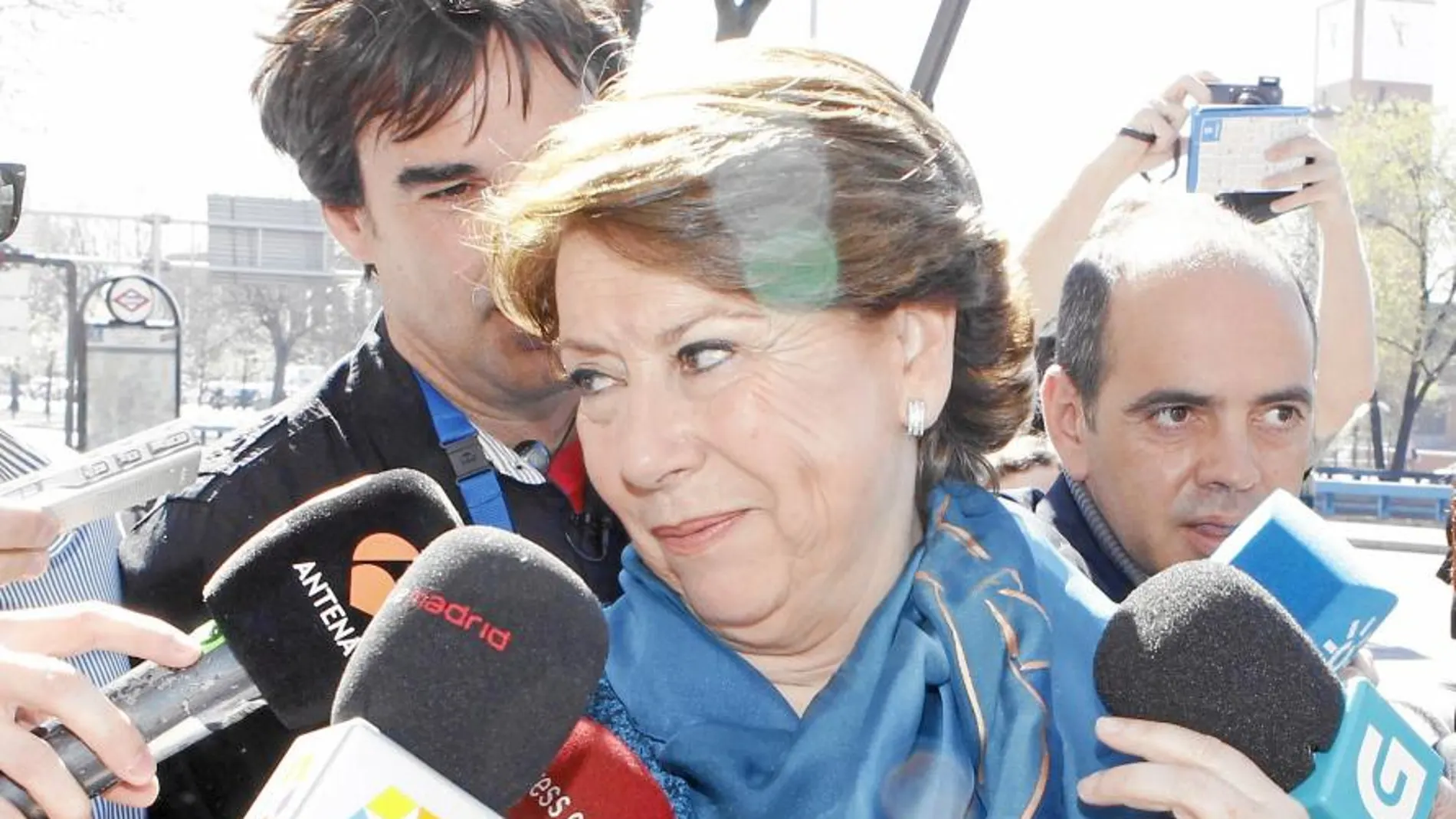 La vicepresidenta del Banco Europeo de Inversiones (BEI), Magdalena Álvarez, ha afirmado que no va a dimitir,