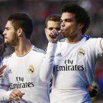Pepe celebra el gol con el que el Madrid empataba el partido en El Sadar