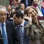 La Reina Sofía acompañada del presidente de la Fundación Greco 2014, Gregorio Marañón, tras su visita a la muestra “El Greco: Arte y Oficio”