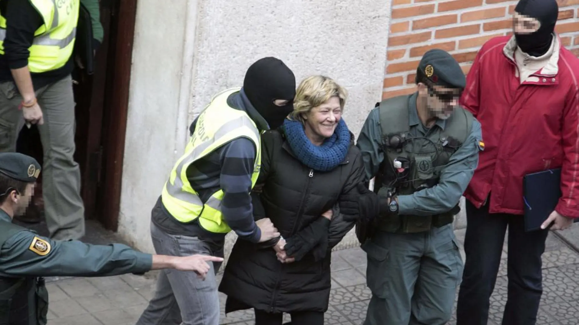 Arantza Zulueta, ha estado presente en el registro del despacho en Bilbao del senador de EH Bildu y abogado de presos de ETA, Iñaki Goioaga