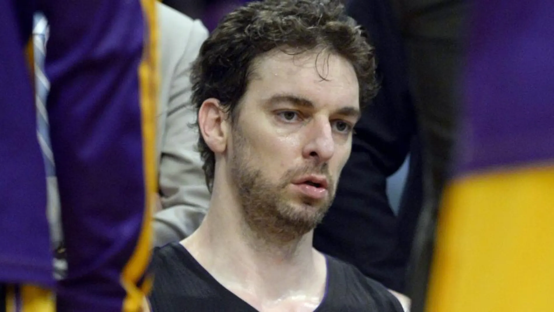 Pau Gasol tuvo que abandonar la cancha