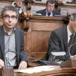 De los once integrantes del PSC en el Ayuntamiento, siete votaron en contra de la declaración soberanista, tres se ausentaron y uno, Jordi Martí (sobre estas líneas), se abstuvo.