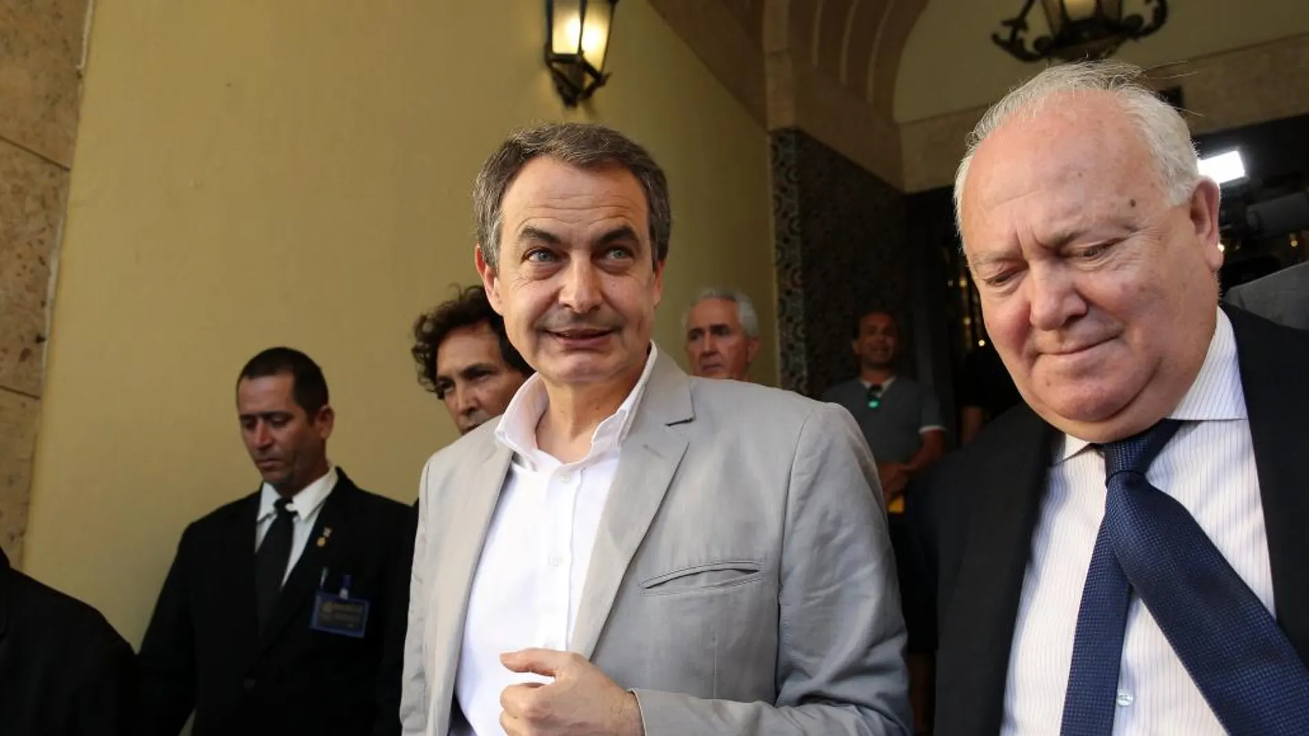 Jose Luis Rodríguez Zapatero con Miguel Ángel Moratinos en La Habana
