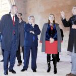 El presidente Fabra junto al alcalde de Xàtiva, Alfonso Rus, y la ministra de Fomento, Ana Pastor, durante la visita al convento de Santo Domingo