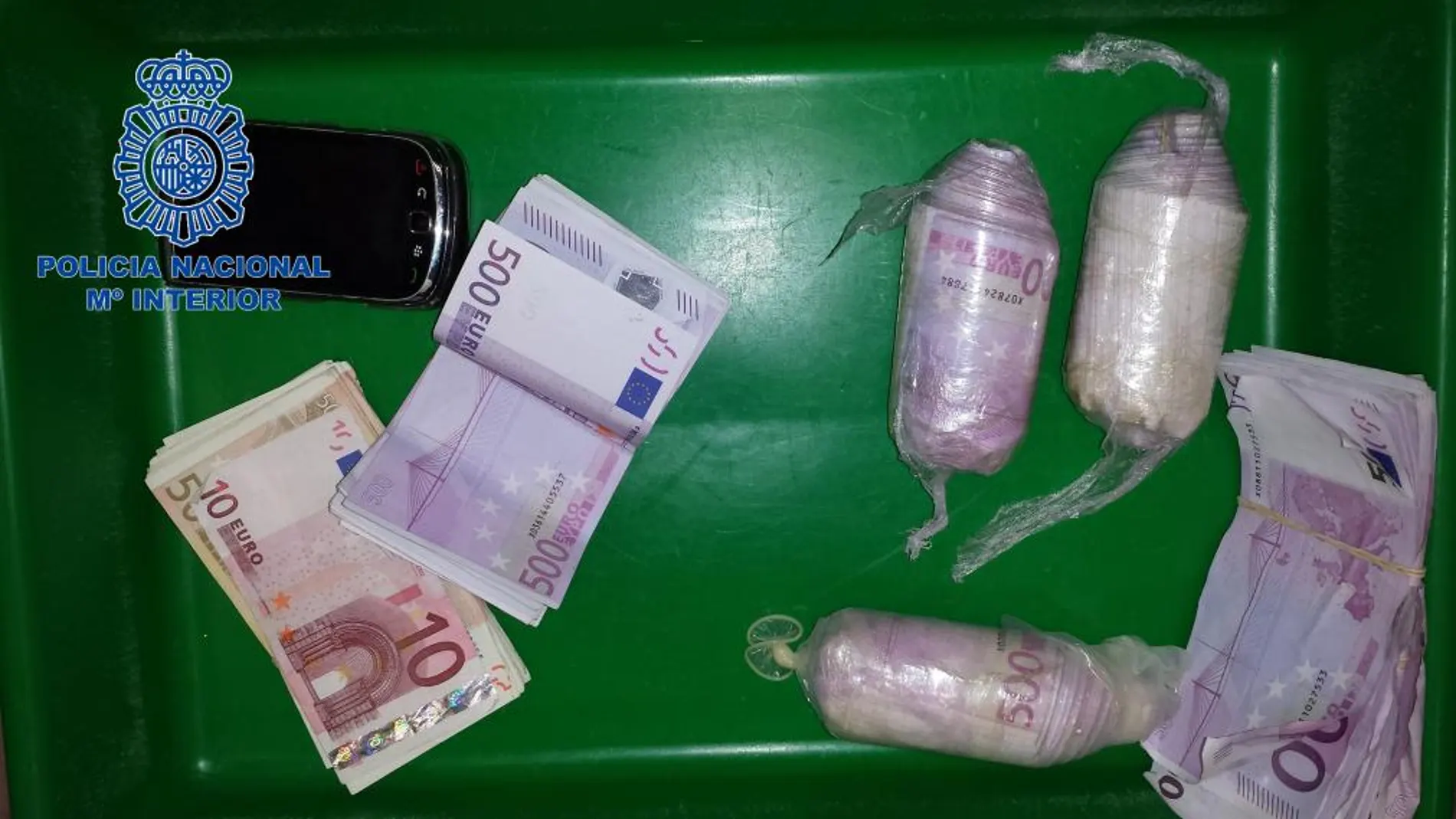 El dinero estaba oculto en preservativos