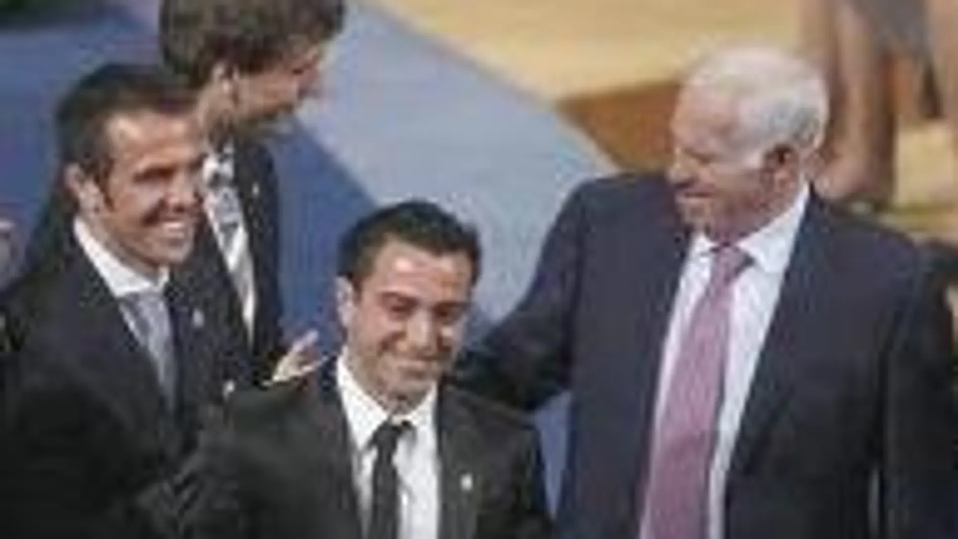 Xavi y Aragonés el día en que la Selección recogía el premio Principe de Asturias en 2010