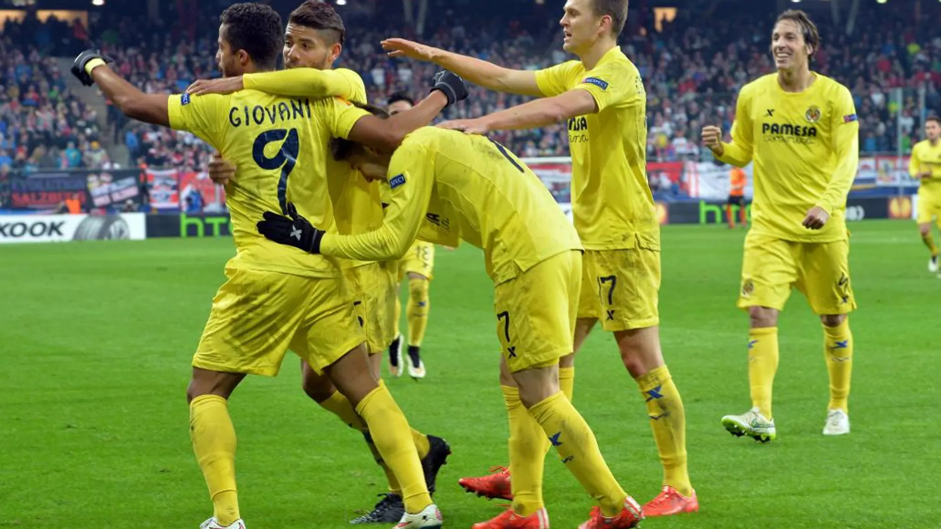 Los jugadores del Villarreal celebrando uno de los tantos.