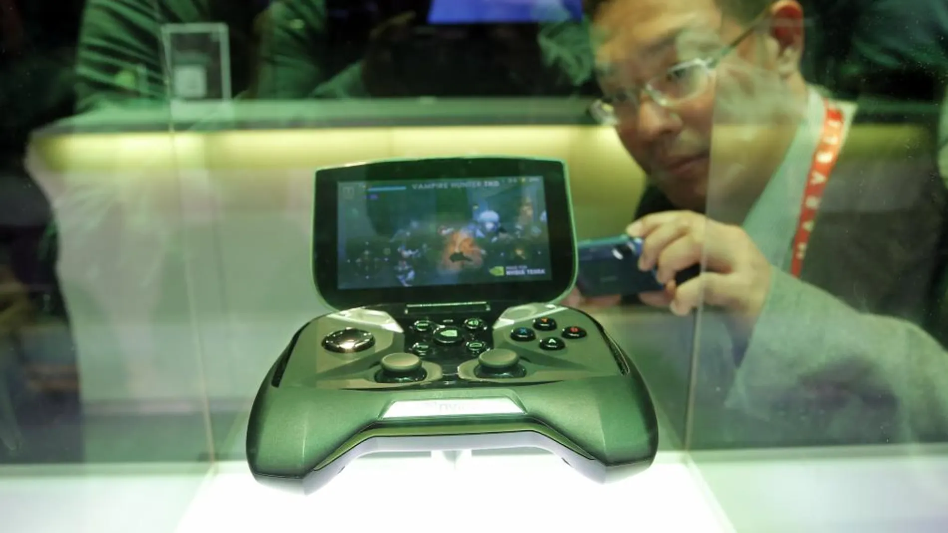 Nvidia también presentó Shield, un sistema portátil para video juegos android