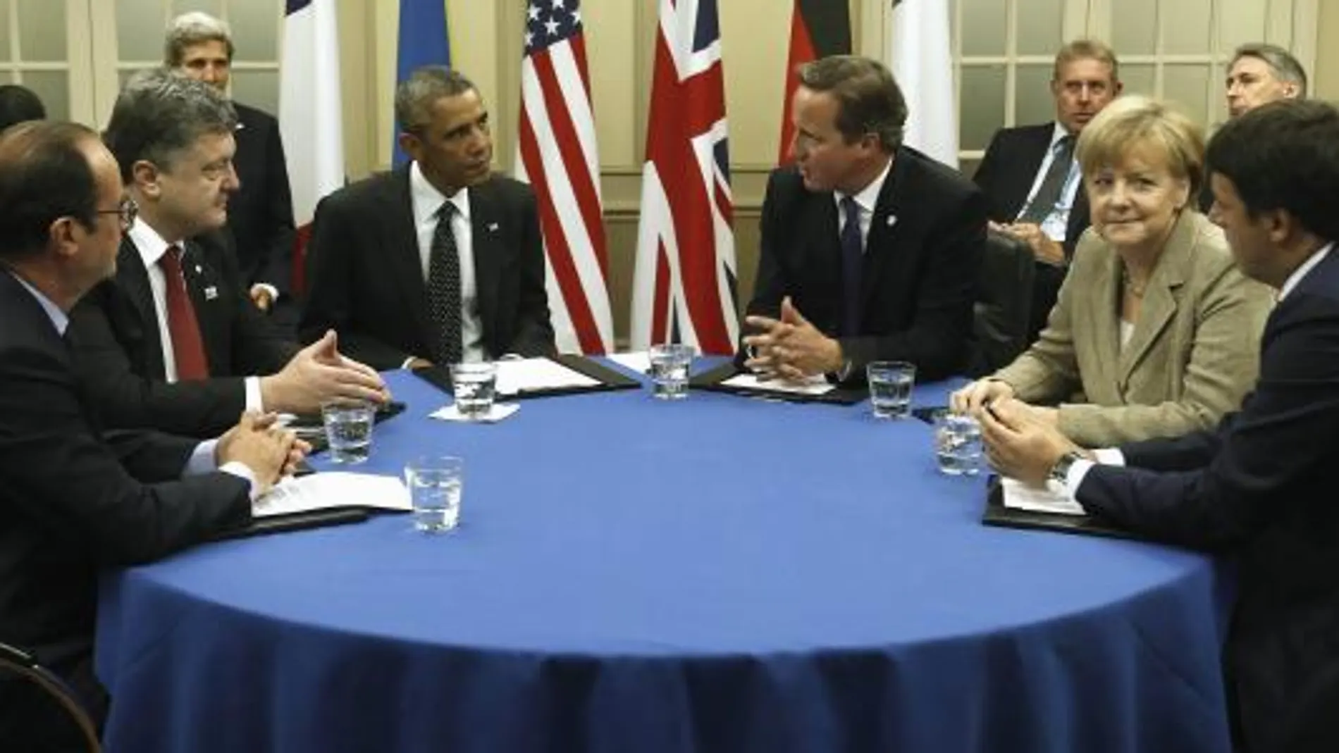 Barack Obama aborda la situación en Ucrania con Francois Hollande, Porpshenko, Obama, David Cameron, Angela Merkel y Matteo Renzi.