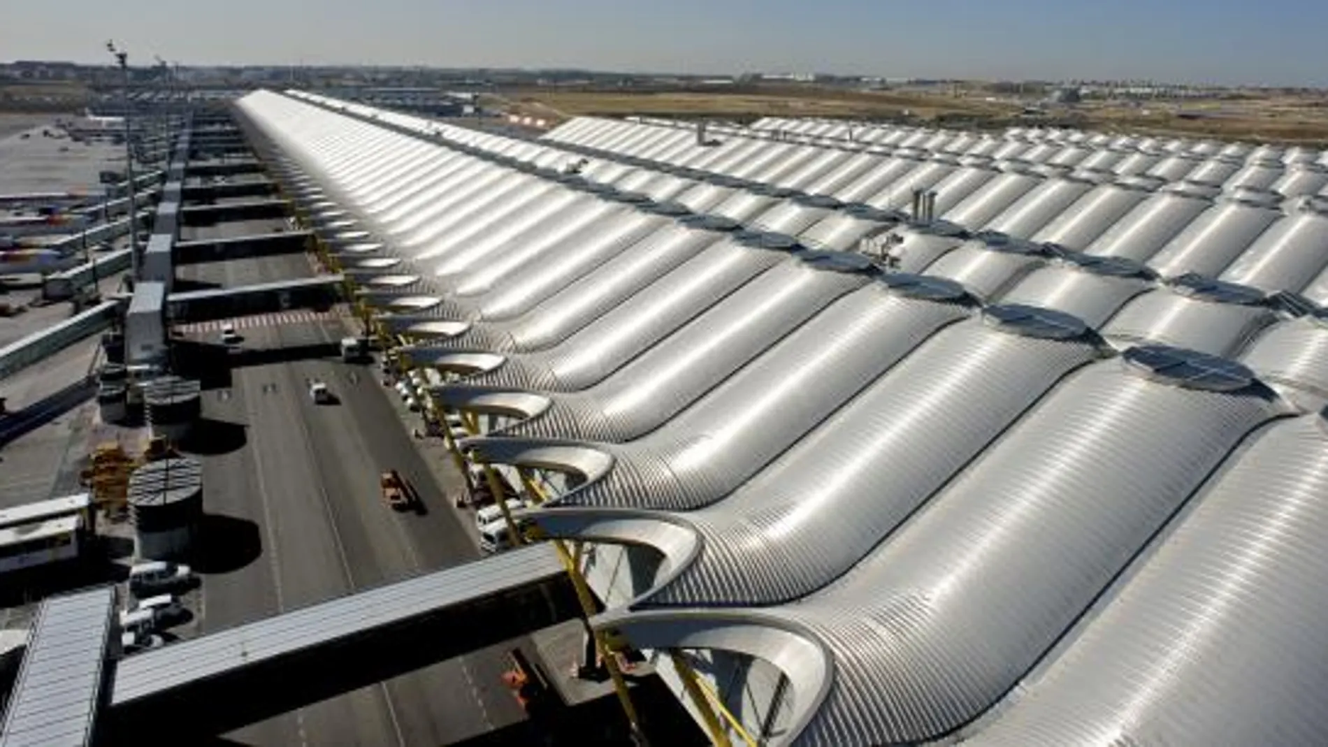 El aeropuerto de Barajas se mantiene primero de la red de AENA en 2014