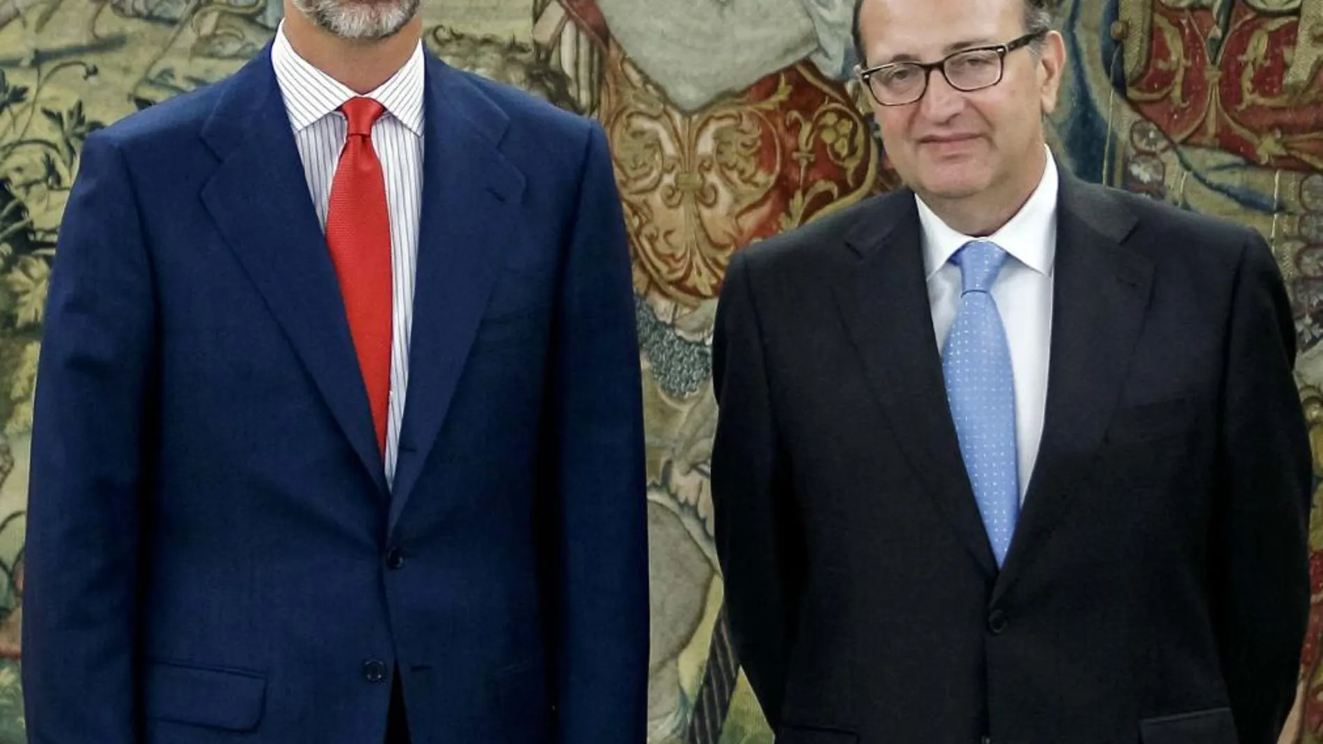 El Felipe VI ha recibido hoy en audiencia en el Palacio de la Zarzuela al presidente del Tribunal de Cuentas, Ramón Álvarez de Miranda.