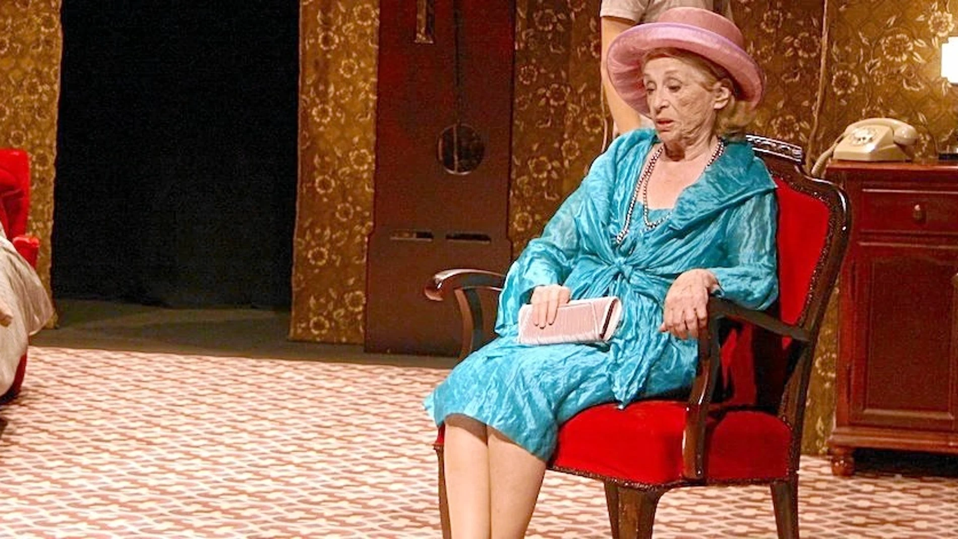 Montserrat Carulla interpreta a una anciana «puñetera y entrañable» en la obra «Iaia!», de Roger Peña