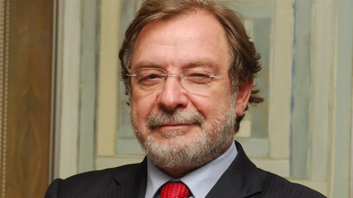Juan Luis Cebrián responde a su destitución como presidente de honor de El País