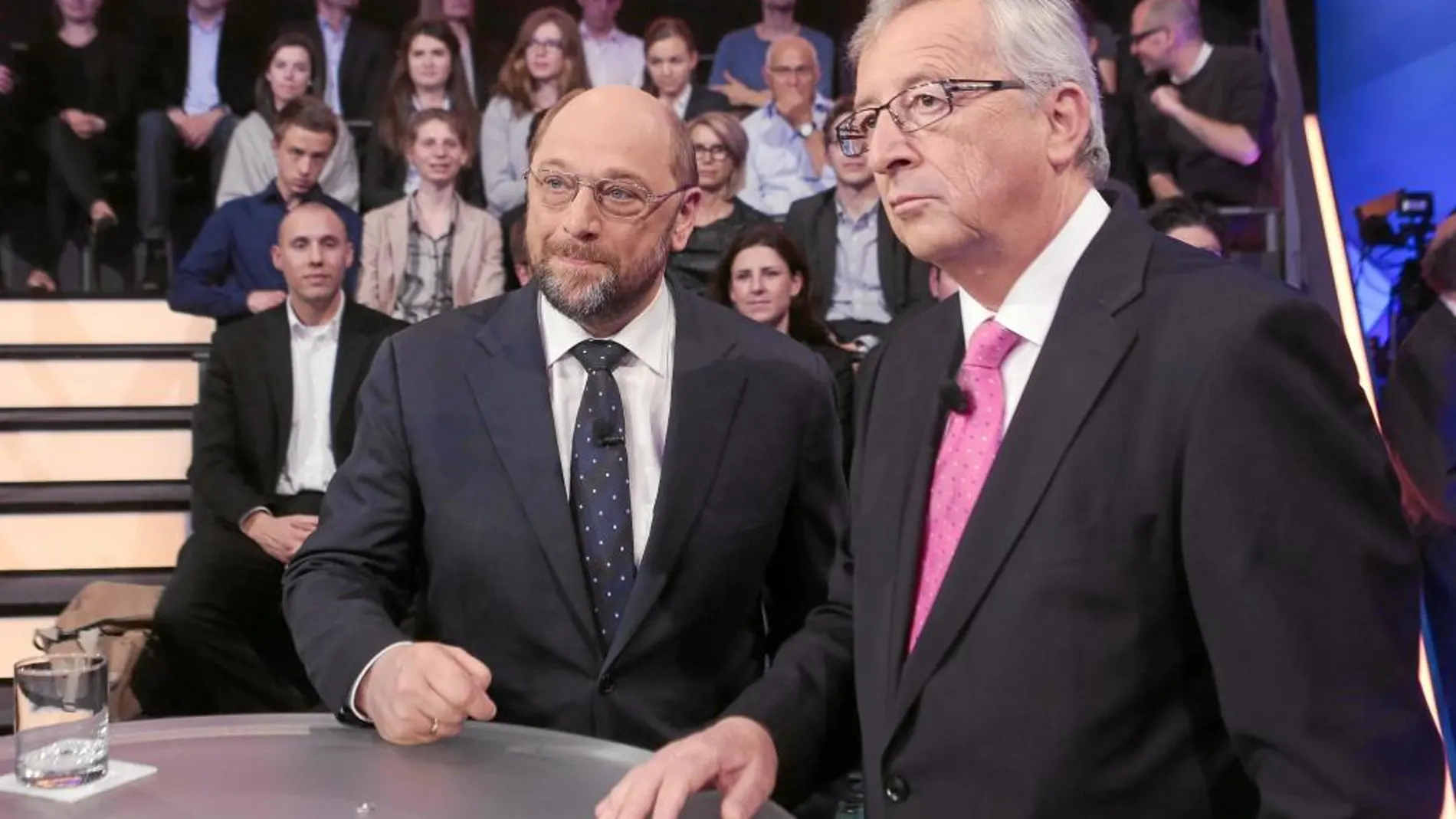 Schulz (izda.) y Junkcer, durante el debate en la televisión alemana