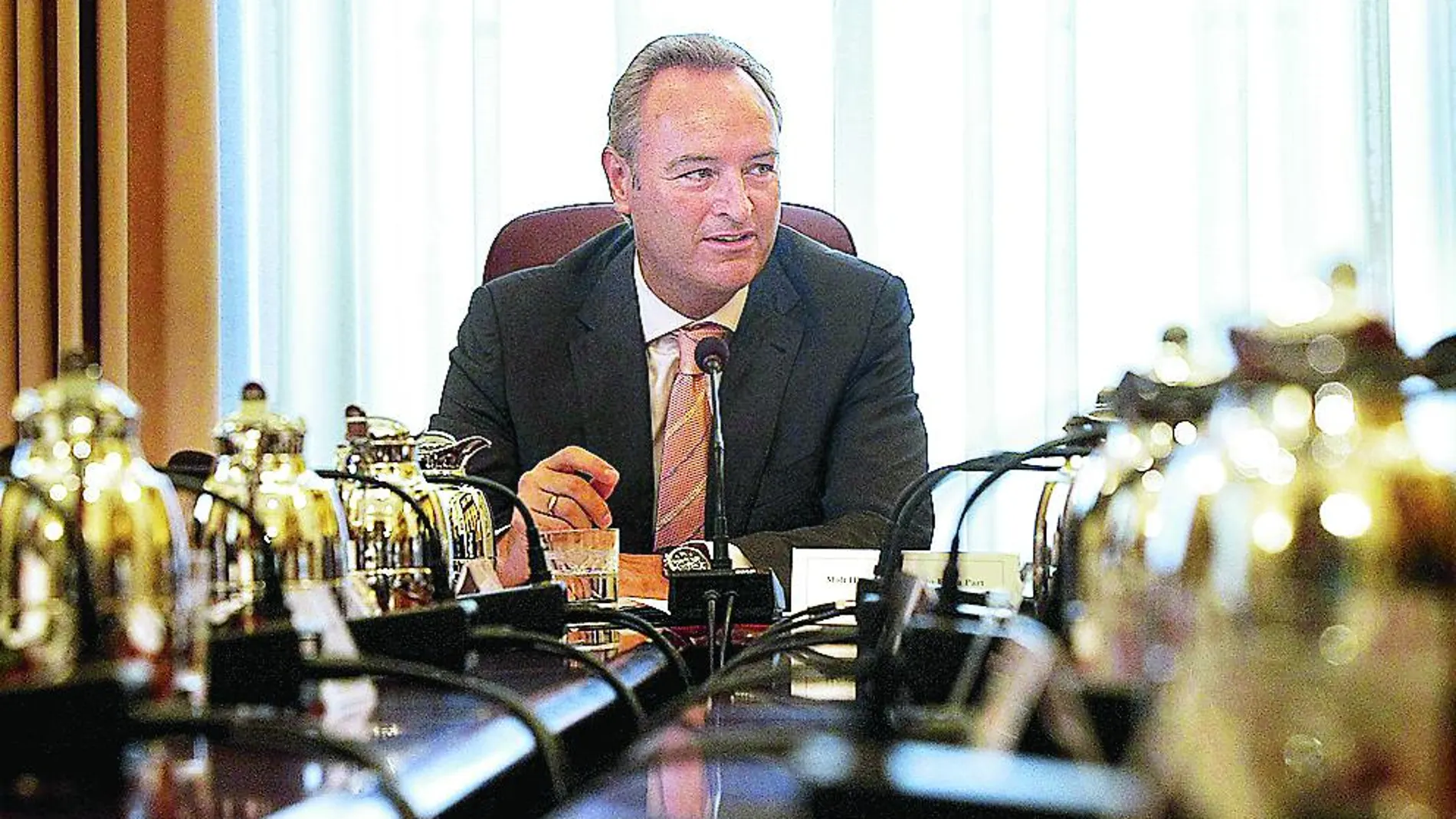 El presidente Fabra hará esta noche el balance de 2012 en el tradicional mensaje. Será a las 21 horas y se podrá seguir a través de Canal 9 y Ràdio 9