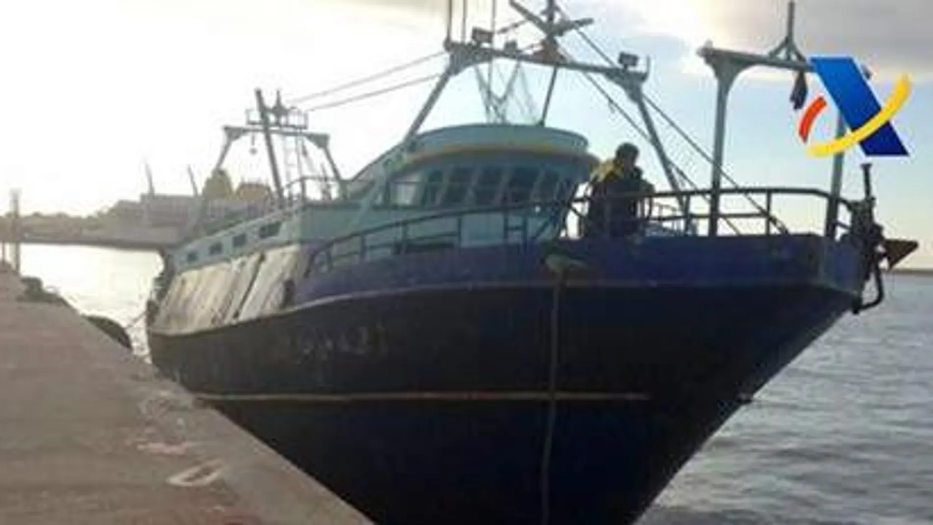 Interceptado un pesquero con 13 toneladas de hachís