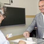 Fabra pide a los ciudadanos que «nos ayuden a tener más peso en Europa»