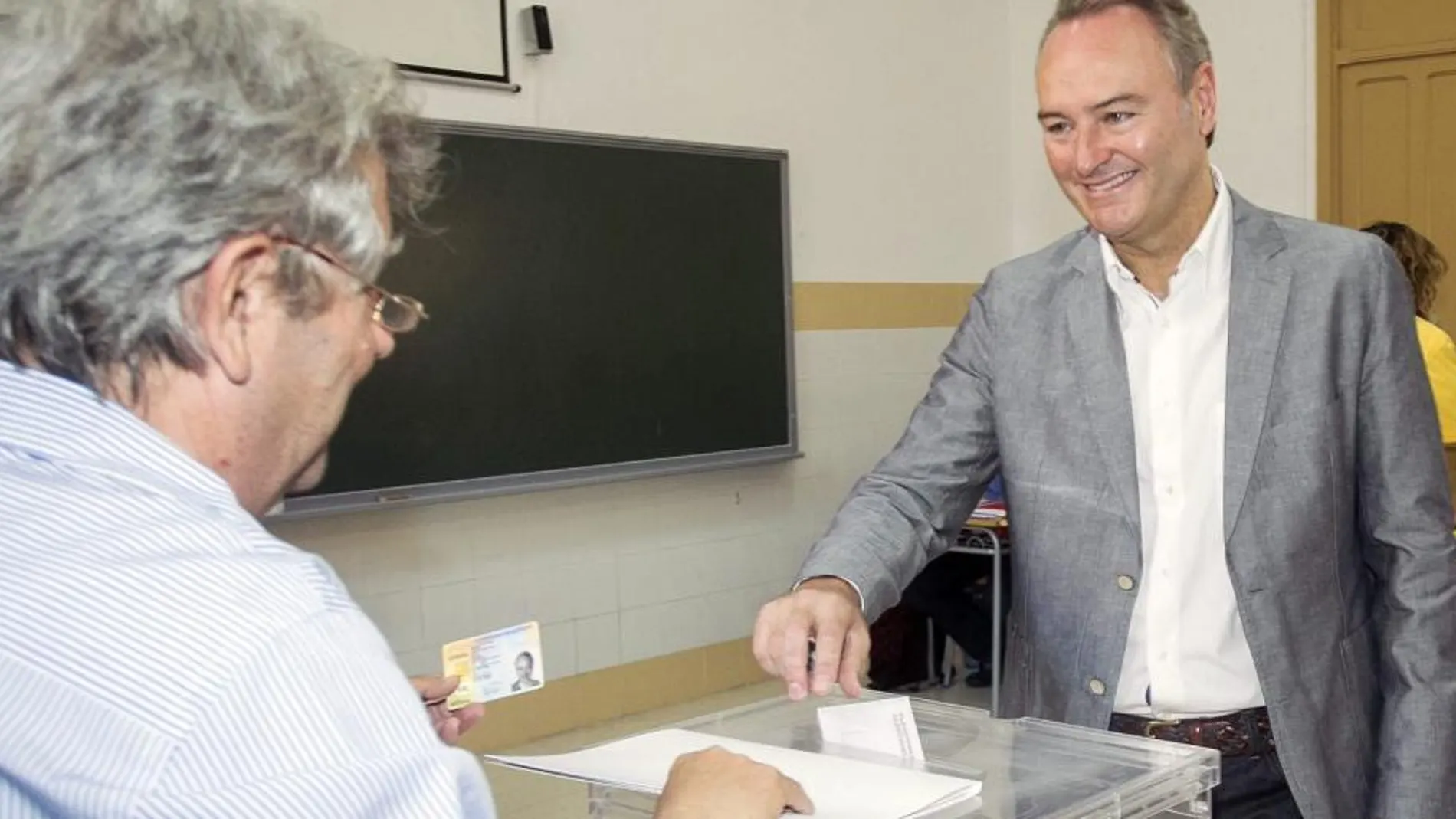 Fabra pide a los ciudadanos que «nos ayuden a tener más peso en Europa»