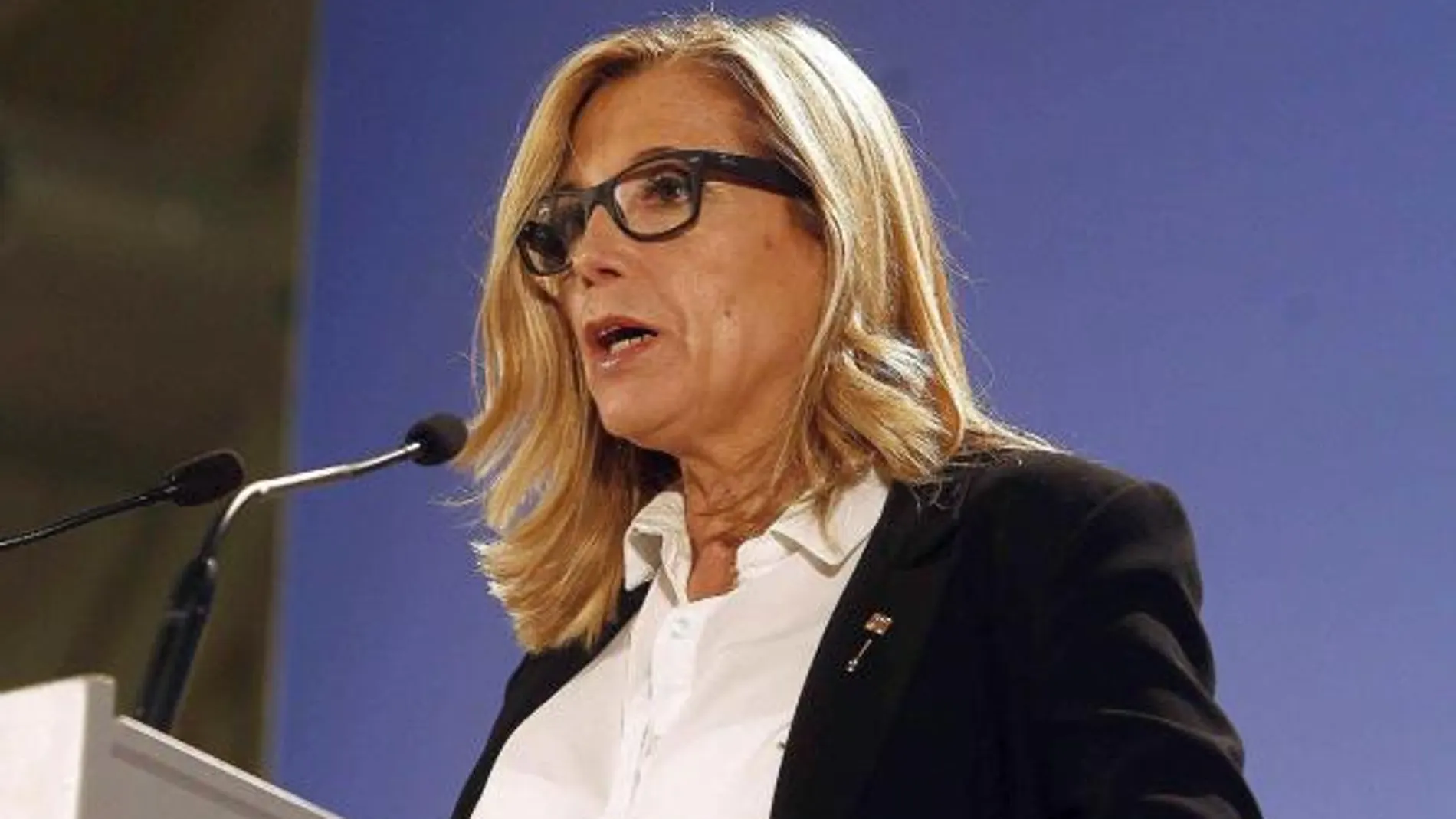 La vicepresidenta de la Generalitat, Joana Ortega, comparece ante los medios esta noche en Barcelona para valorar la consulta participativa del 9N celebrada en la jornada de hoy en Cataluña.