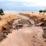 Cada año los municipios del Maresme deben acondicionar las playas maltrechas por los temporales