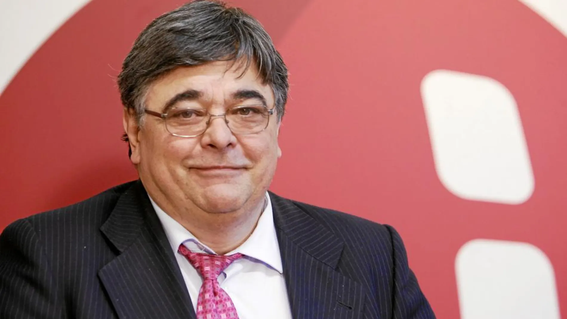 Rubalcaba sustituye a Cornide en la gerencia del PSOE por su jefe de gabinete