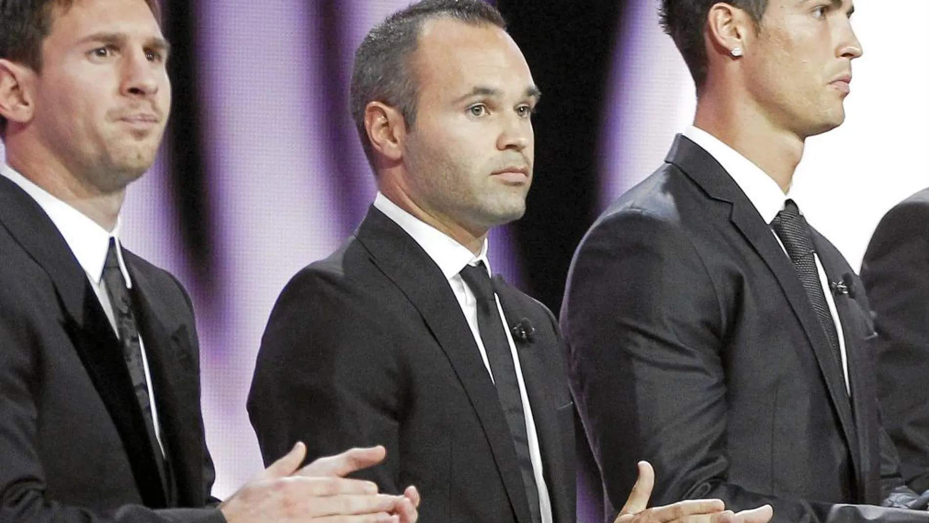 Iniesta fue nombrado en agosto Mejor Jugador de la UEFA 2012, por delante de Messi y Cristiano Ronaldo