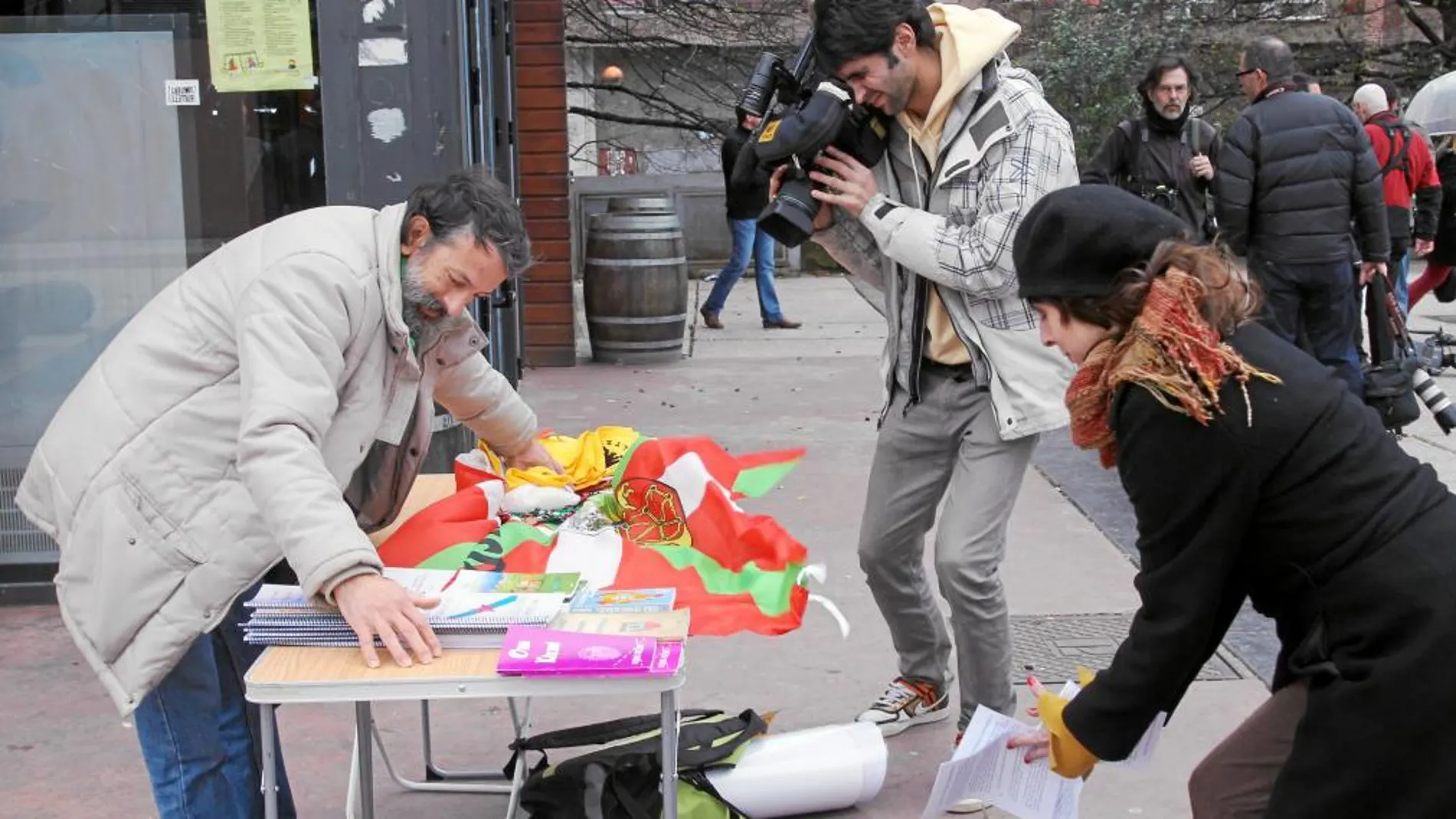 Gran expectación mediática en Durango para el acto de los presos