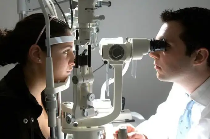 ¿Cuáles son las causas y los síntomas que provocan el glaucoma?
