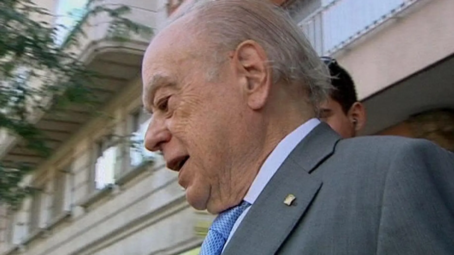 El expresidente de la Generalitat Jordi Pujol, a su salida de su domicilio en Barcelona.