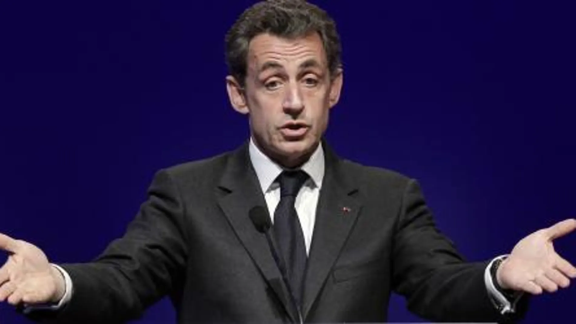 Sarkozy estudia su retorno a la vida política francesa.